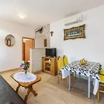 Apartamento 3 Bedroom In Pula