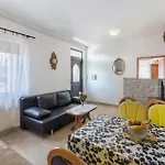 Apartamento 3 Bedroom In Pula