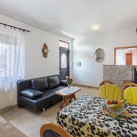 شقة 3 Bedroom In بولا