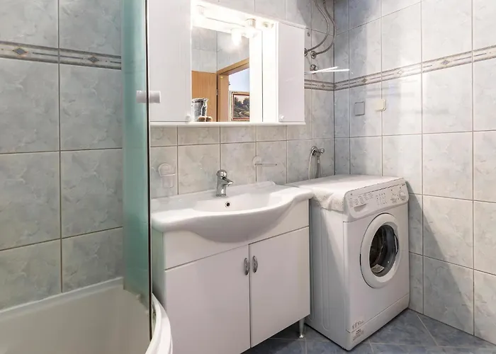 דירה 3 Bedroom In *