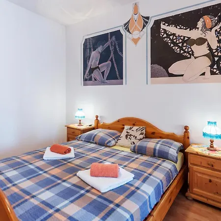 3 Bedroom In Lägenhet *