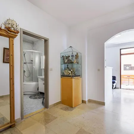 3 Bedroom In Lägenhet