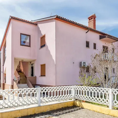 3 Bedroom In Lägenhet *