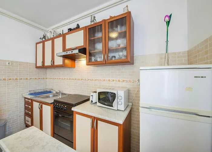 Apartment 3 Bedroom In *