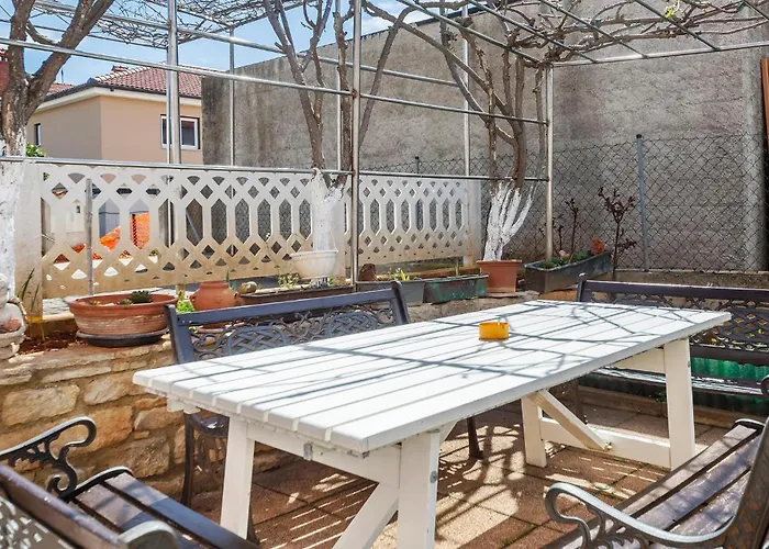 Apartment 3 Bedroom In *