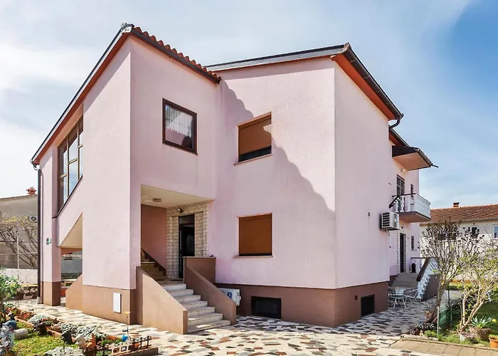 3 Bedroom In Apartment