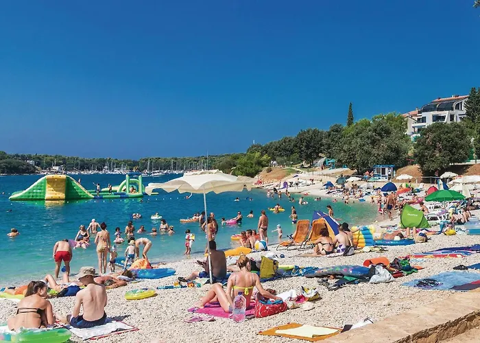 Apartment 3 Bedroom In Pula